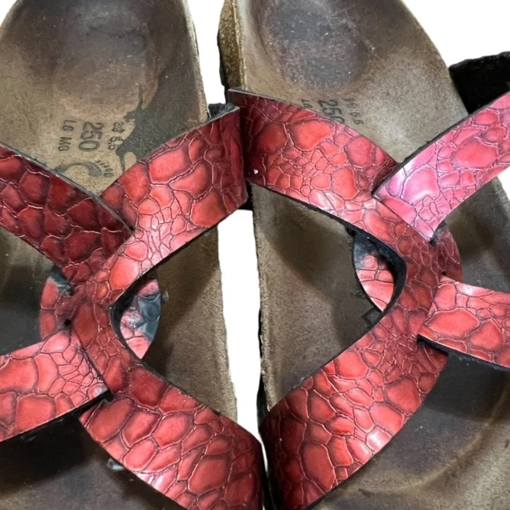 Birki’s Red Embossed Reptile Print Sandals Size 39 (L8 / M6)